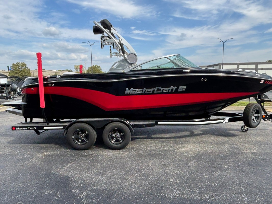 2020 Mastercraft XT22