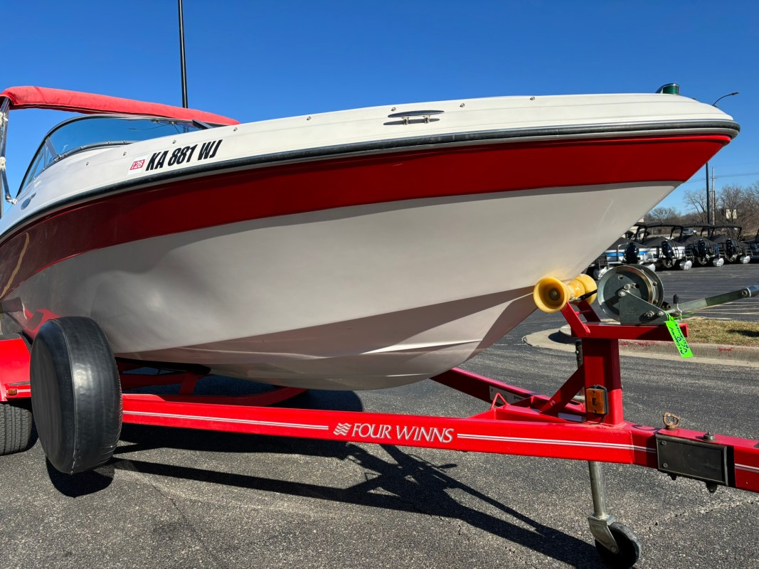 2007 Four Winns 190 Horizon