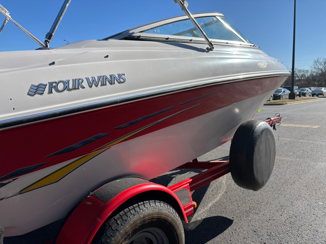 2007 Four Winns 190 Horizon