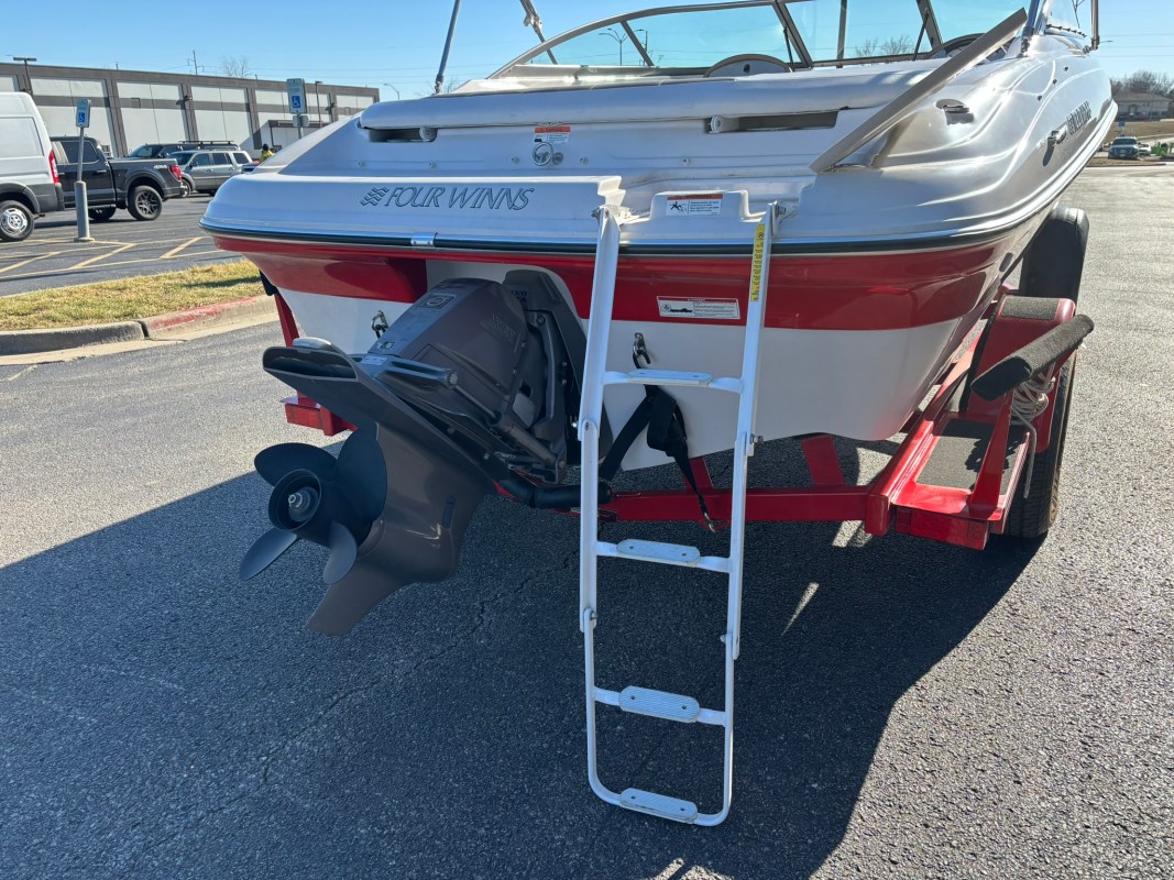 2007 Four Winns 190 Horizon