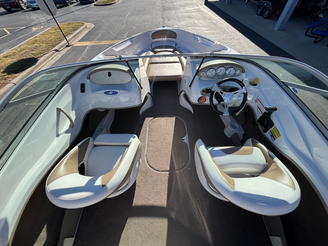 2007 Four Winns 190 Horizon