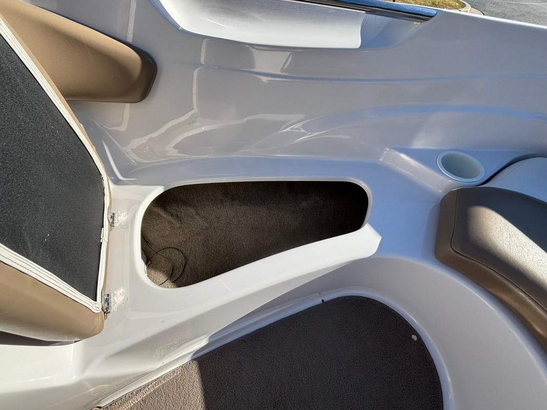 2007 Four Winns 190 Horizon