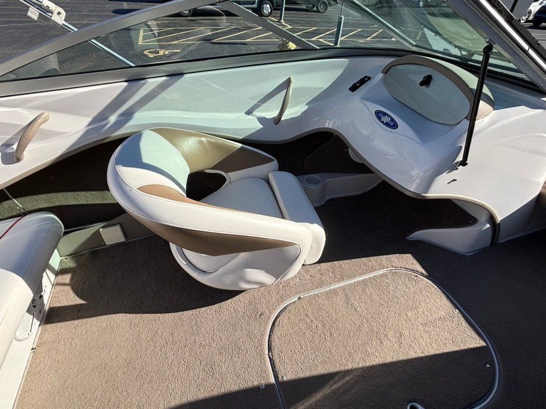 2007 Four Winns 190 Horizon