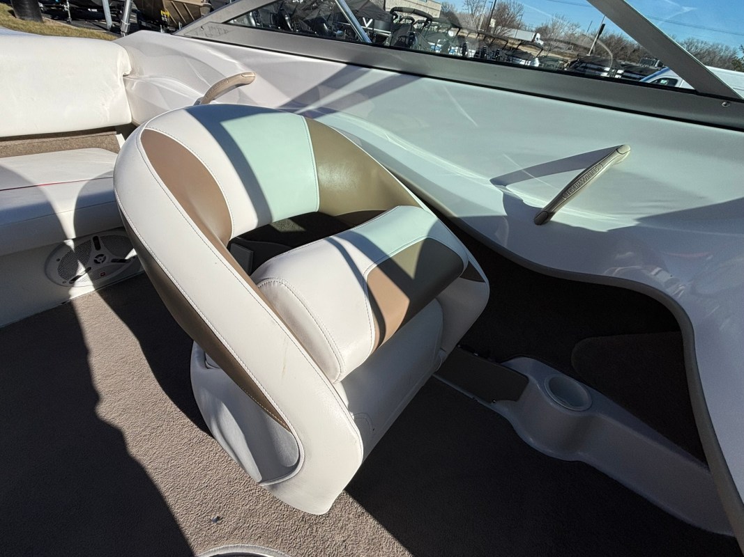 2007 Four Winns 190 Horizon