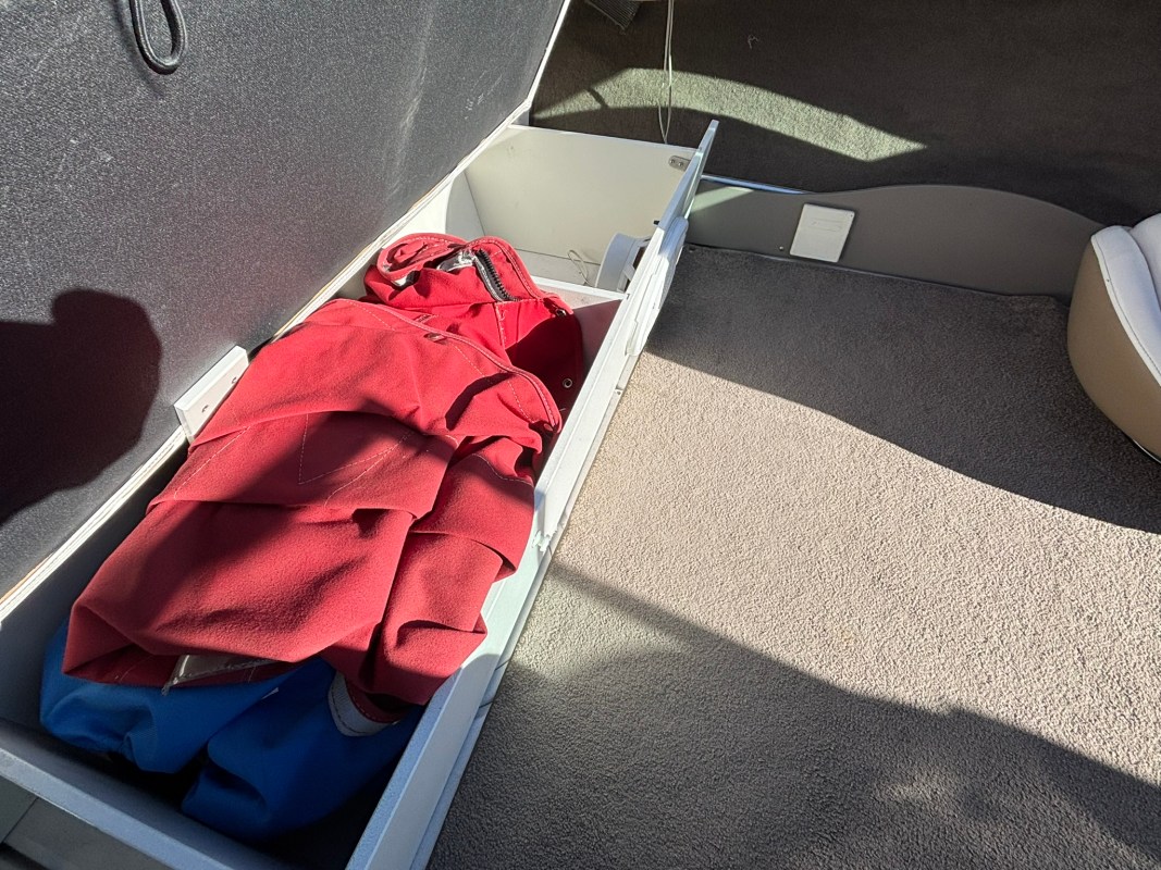 2007 Four Winns 190 Horizon