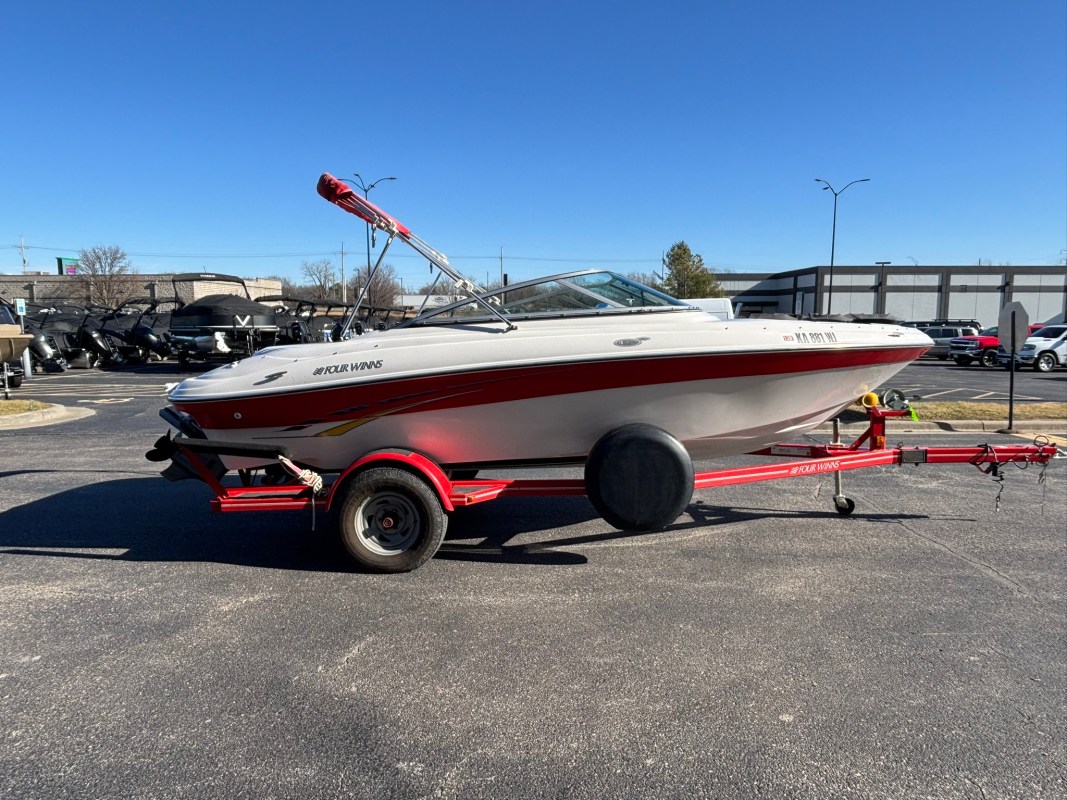 2007 Four Winns 190 Horizon