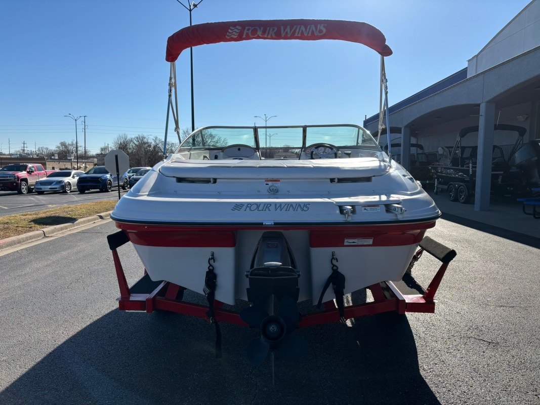 2007 Four Winns 190 Horizon